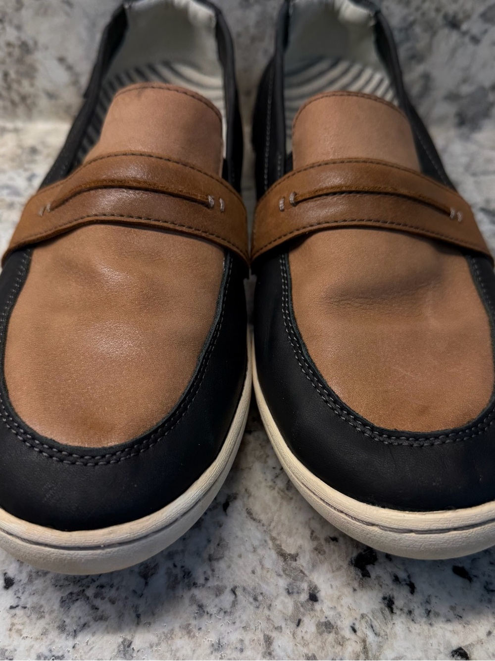 Taos Footwear Two-Tone Penny Loafers - Tan & Black size 10 - Picture 6 of 7